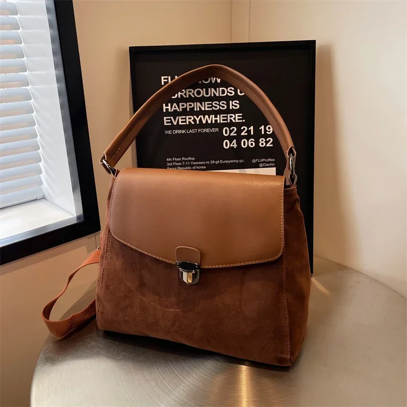 

Large Capacity Bag for Women 2025 New Matte Retro Briefcase High-end and Niche Commuting Shoulder Bag Die Einzelne Umhängetasche