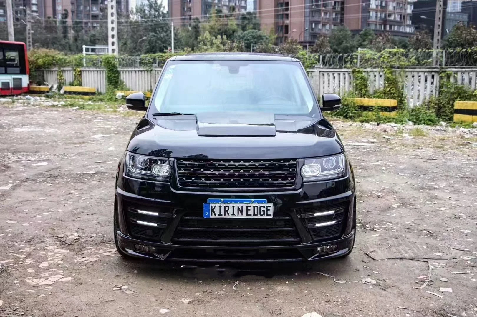 

Для капота из углеродного волокна Range Rover Plus Капот из углеродного волокна