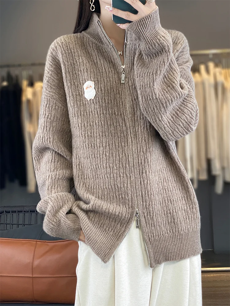 سترة نسائية من صوف ميرينو 100% مع منشفة خروف مطرزة مريحة للخريف والشتاء سترة بياقة ثابتة مع سحاب