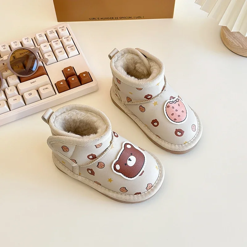 Nuevas botas térmicas bonitas para niños, botas de invierno con estampado de oso de dibujos animados para niñas, botas de nieve informales de felpa gruesas y cálidas para niños, versátiles