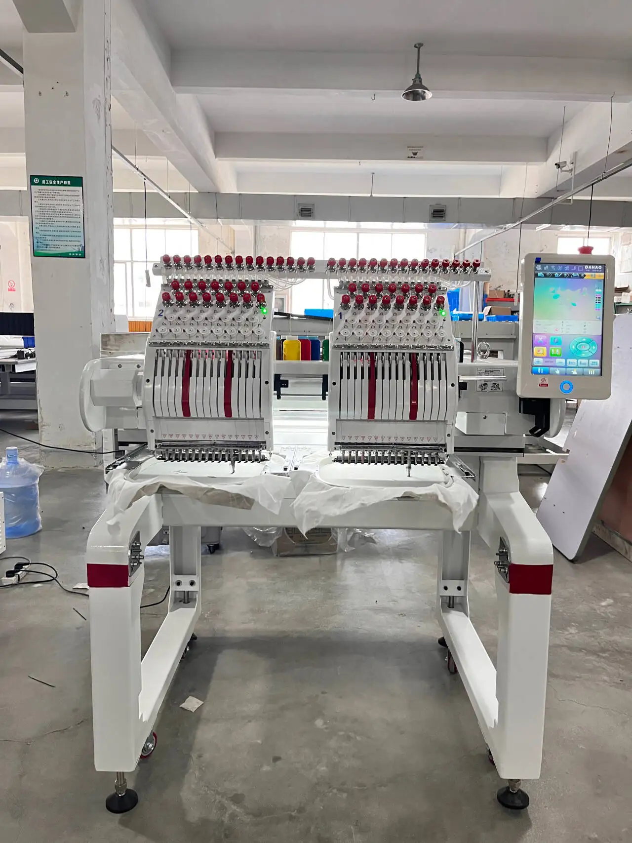 イエシ多機能カスタマイズカラー＆ロゴ16言語対応1200rpm二頭コンピュータ刺繍機