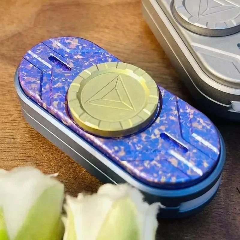 HalooplayerEDC Phantom Mechanical Titanium Alloy Dingding Composite Push Card Fidget Spinner Decompression Toy