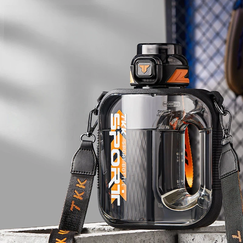 

Бутылка для воды спортивная пластиковая большой емкости 1.6л/2.1л с мерной шкалой для активного отдыха, кемпинга, походов, спортзала, для мужчин