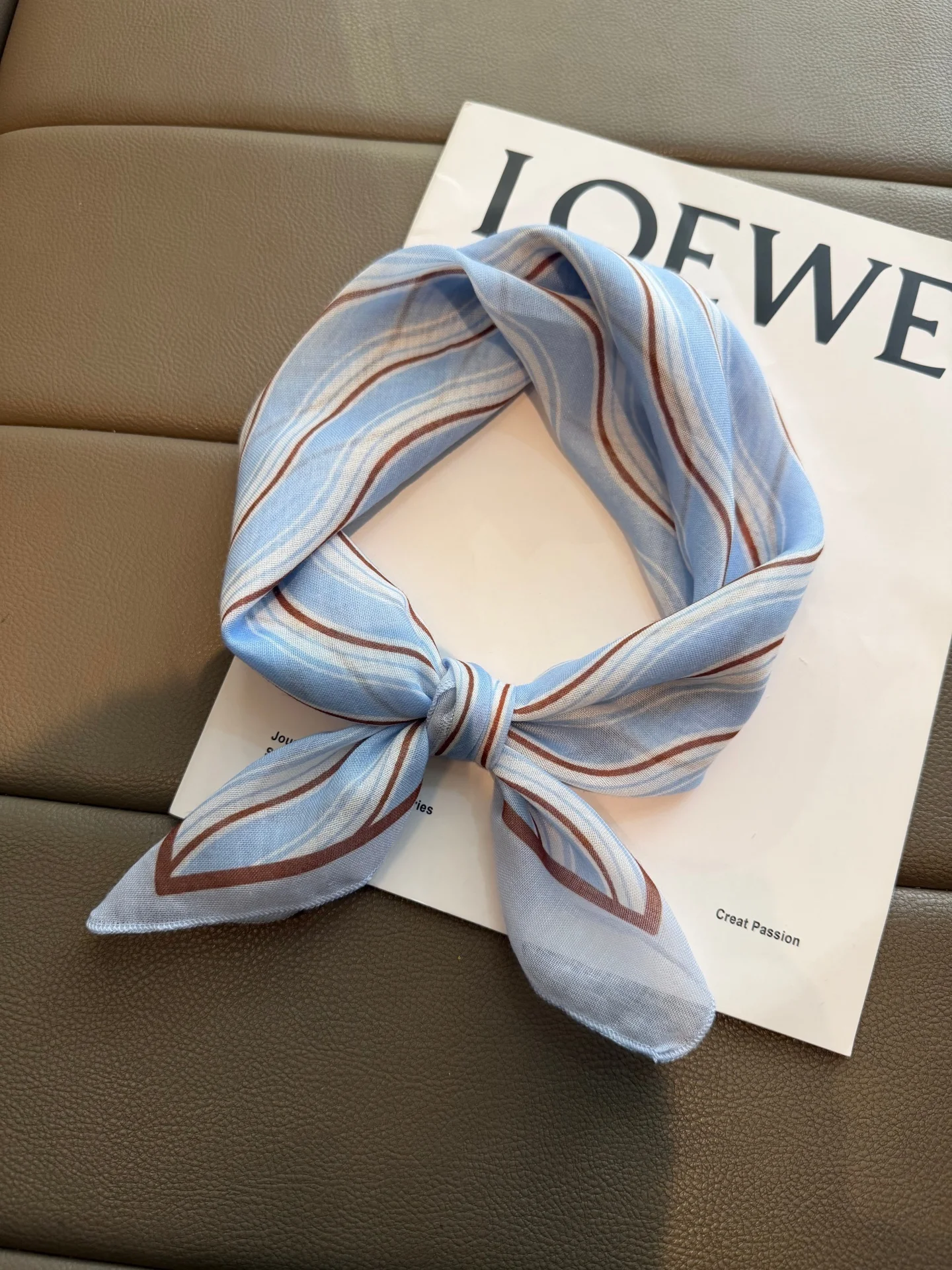 lenco-quadrado-pequeno-com-padrao-de-ondas-azuis-novo-para-mulheres-primavera-verao-decorativo-faixa-de-cabelo-lenco-de-cabeca-uso-multicamadas