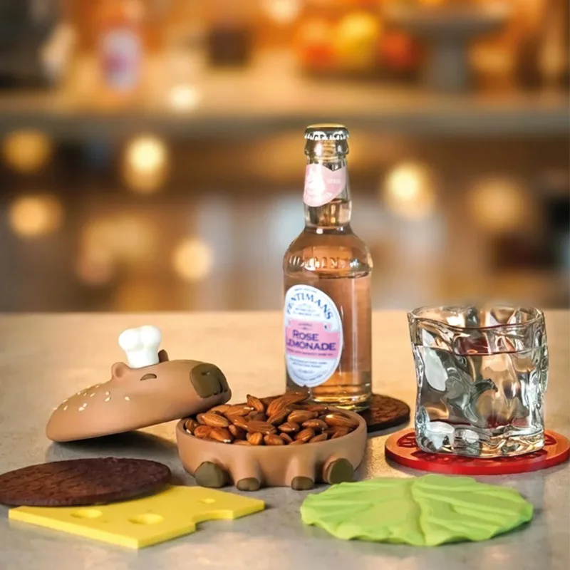 

Набор: 3D-печатный подстаканник в форме капибары, магнитная подставка для напитков, открывалка для бутылок, декор для кухни и обеденного стола, держатель для кружек