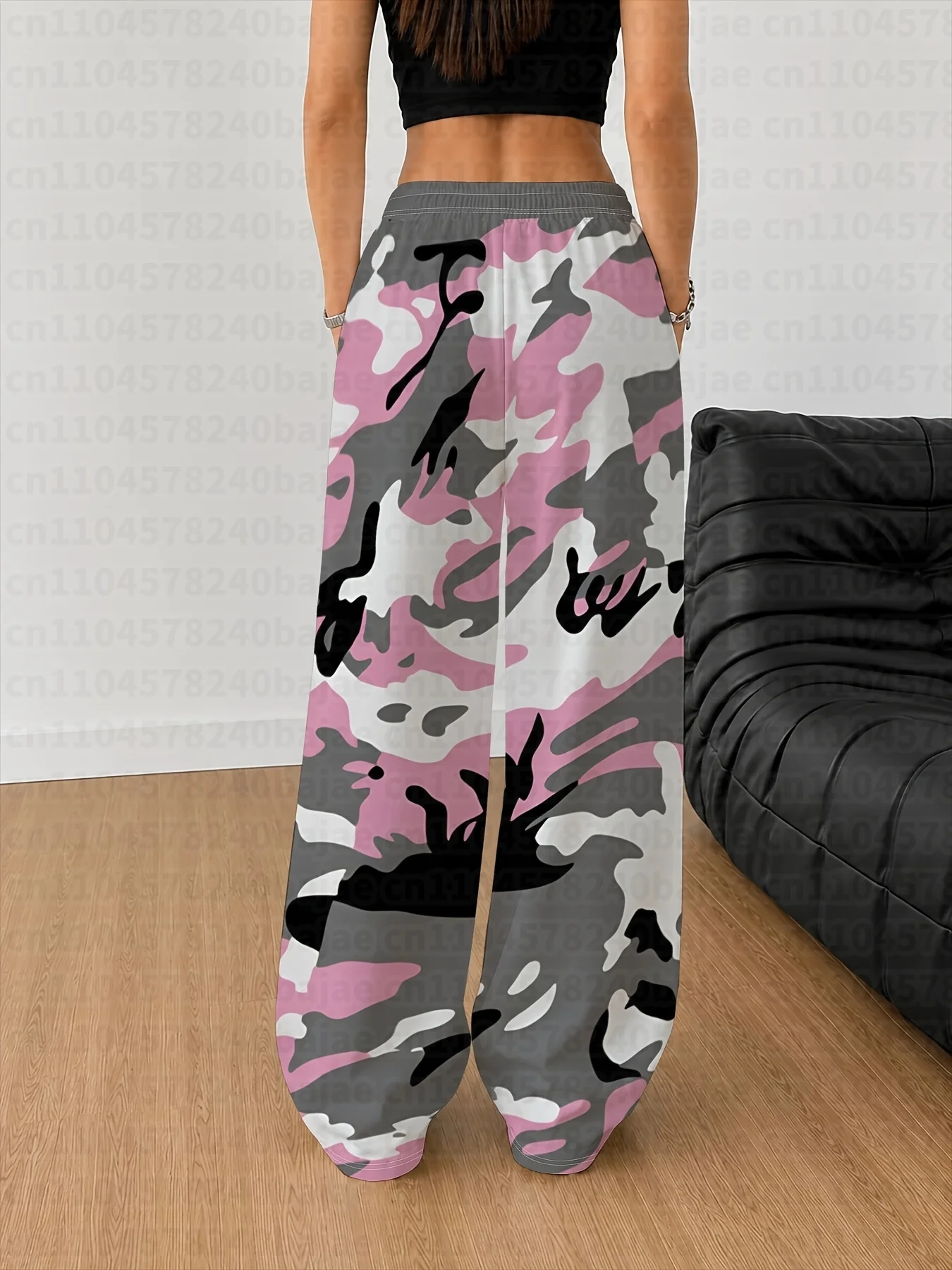 Damen-Freizeithose mit weichem Camouflage-Print in Rosa, Grau und Schwarz, weites Bein, elastischer Bund mit Kordelzug, gerade geschnittene Hose mit weitem Bein – Detail 6