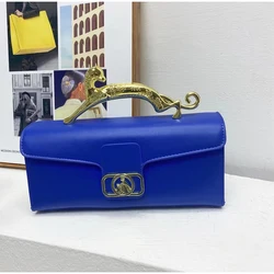 Bolsa de couro com design de luxo para mulheres, fivela de metal nova, moda simples, bolsa de ombro, pendulares, festa, pendulares, oblíqua, 2022