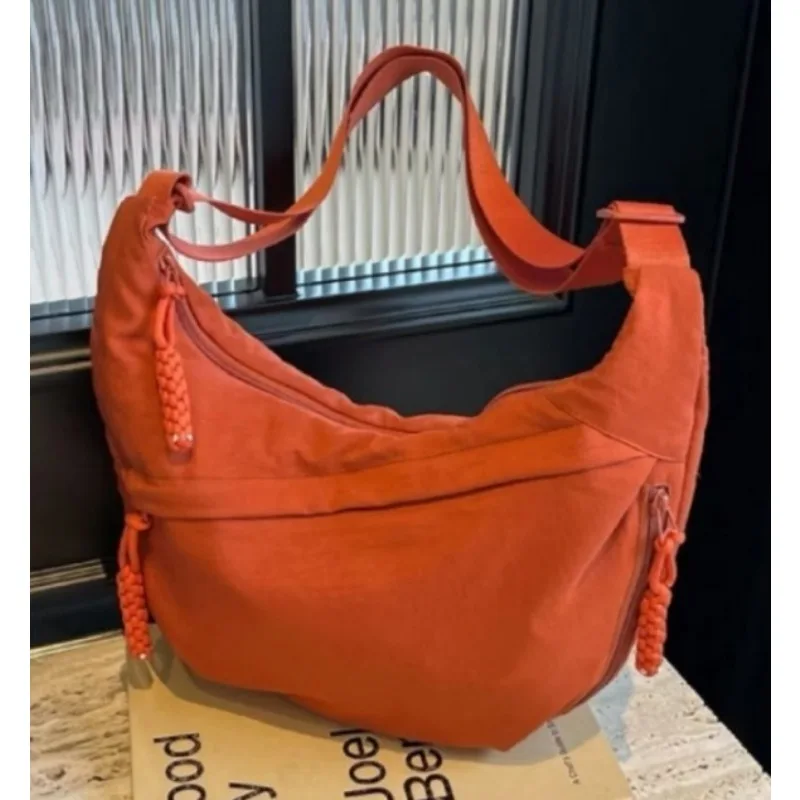 

Новая легкая и универсальная сумка на одно плечо в стиле Ins. Повседневная сумка через плечо «Пельменная сумка» Высококачественная текстура, полностью достигла