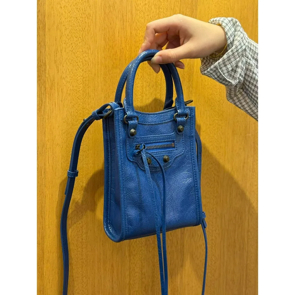 New Rivet Locomotive Mobile Phone Bag Trend Sweet Cool Oblique Span Small Women's Neutral Wind Handbag Texture Unique Fashion