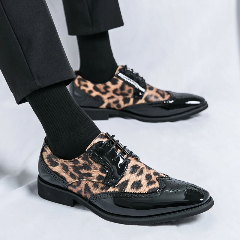 Classy Leopard Print Derby Leather Men Shoes Luxury Brogue Lace-up Pointed Toe Shoe Men Wedding Party Stage Casual Shoes for Men