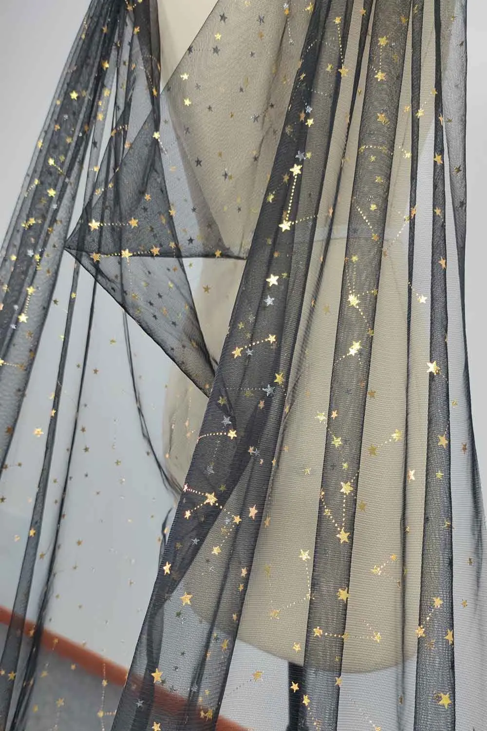 Capa de casamento personalizada com fotos reais, com tule preto e estrelas douradas, jaqueta bolero de noiva de 3 metros de comprimento para noiva