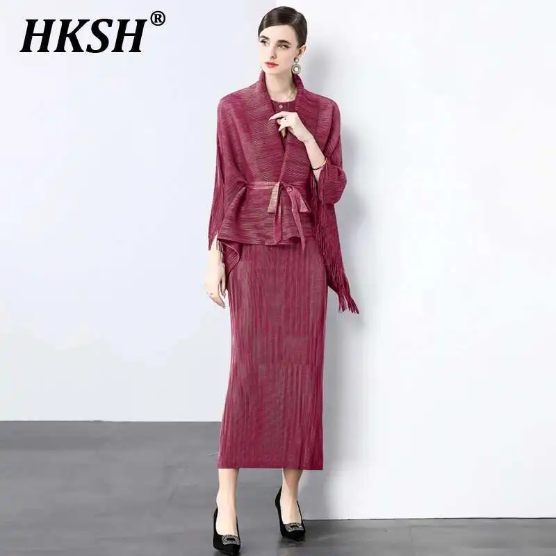 

HKSH 2025 Spring Autumn New Women Tide Y2K Pleated Batwing Sleeve Lace Up Tops Pleated Vest Skirt Set Elegant Folded Chic HK4160