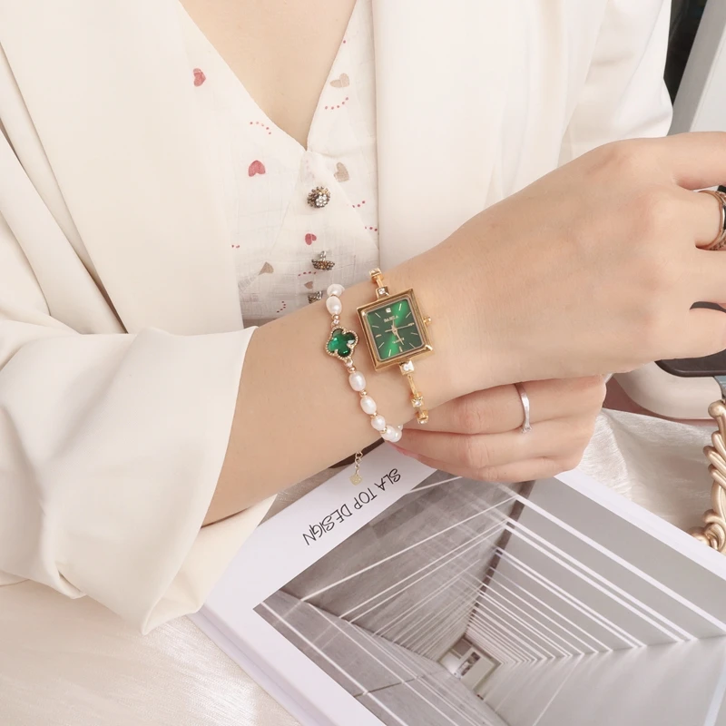 ساعة نسائية أصلية فاخرة على شكل سوار أخضر صغير مكعب السكر ضوء فاخر موضة ساعة نسائية هدية نسائية فاخرة