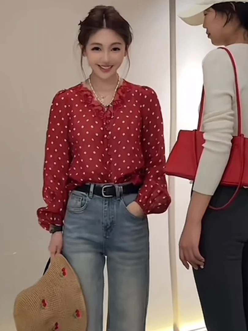 

Ранневесенняя повседневная модная роскошная шелковая блузка с кружевом и горошком, универсальная, легкая, дышащая, с V-образным вырезом, на пуговицах