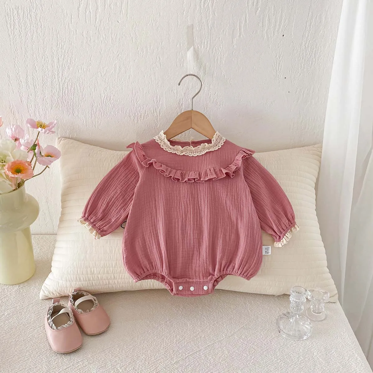 

Baby Girl Korean Lace Collar Long Sleeve Jumpsuit for Spring and Autumn, Baby Girl Simple and Comfortable Jumpsuit, Very Suitable