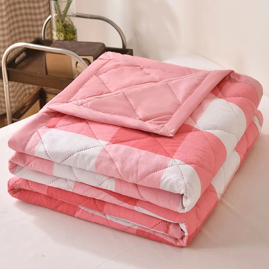 

Machine Washable Summer Thin Comforter 180x200cm Air Conditioned Ultra Soft Lightweight Quilt for Single Double Bed