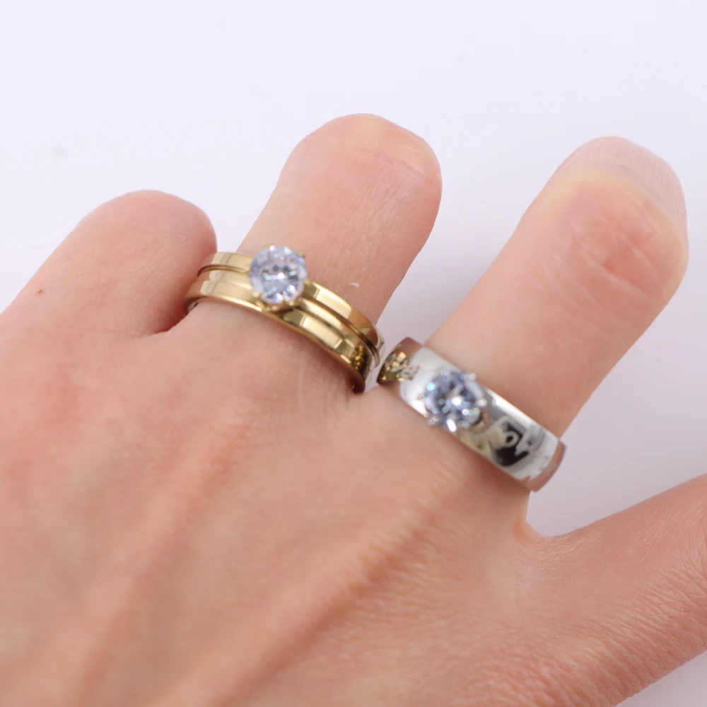 Wholesale 50Pcs/lot Mix Style Rhinestone Stainless Steel Rings Wedding Fashion Women Mens Ring Party Gifts
