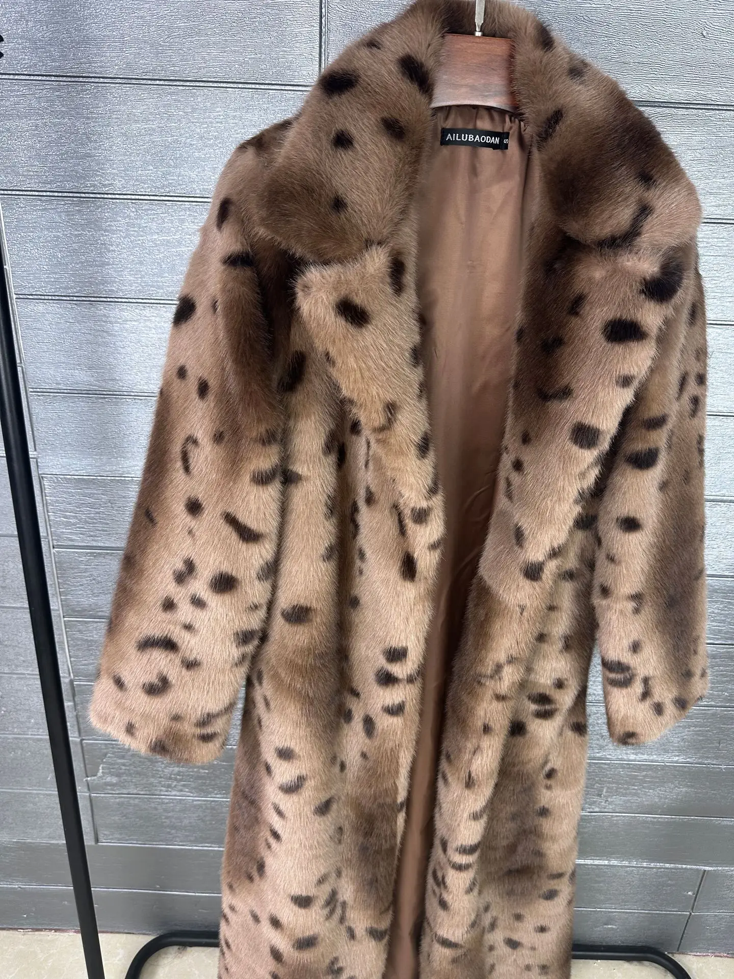 DEAT 2026 Winter Fashion Imitation Fur Leopard Pattern Coat For Women Notched Collar Long Style Notched Collar Jacket 11B9518
