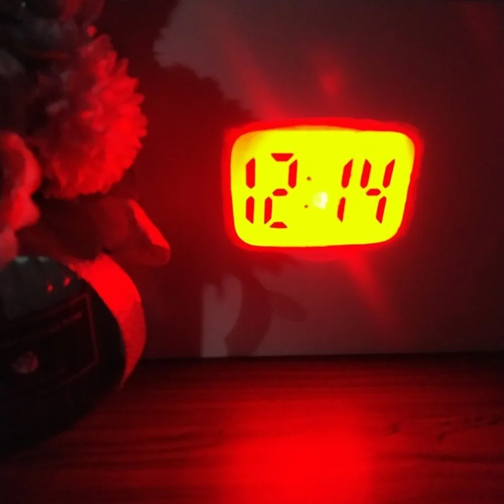 Portable Mini Digital Projection Clock Plastic Time Projection Electronic Clock Key Chain Digital Display Projection Key Chain