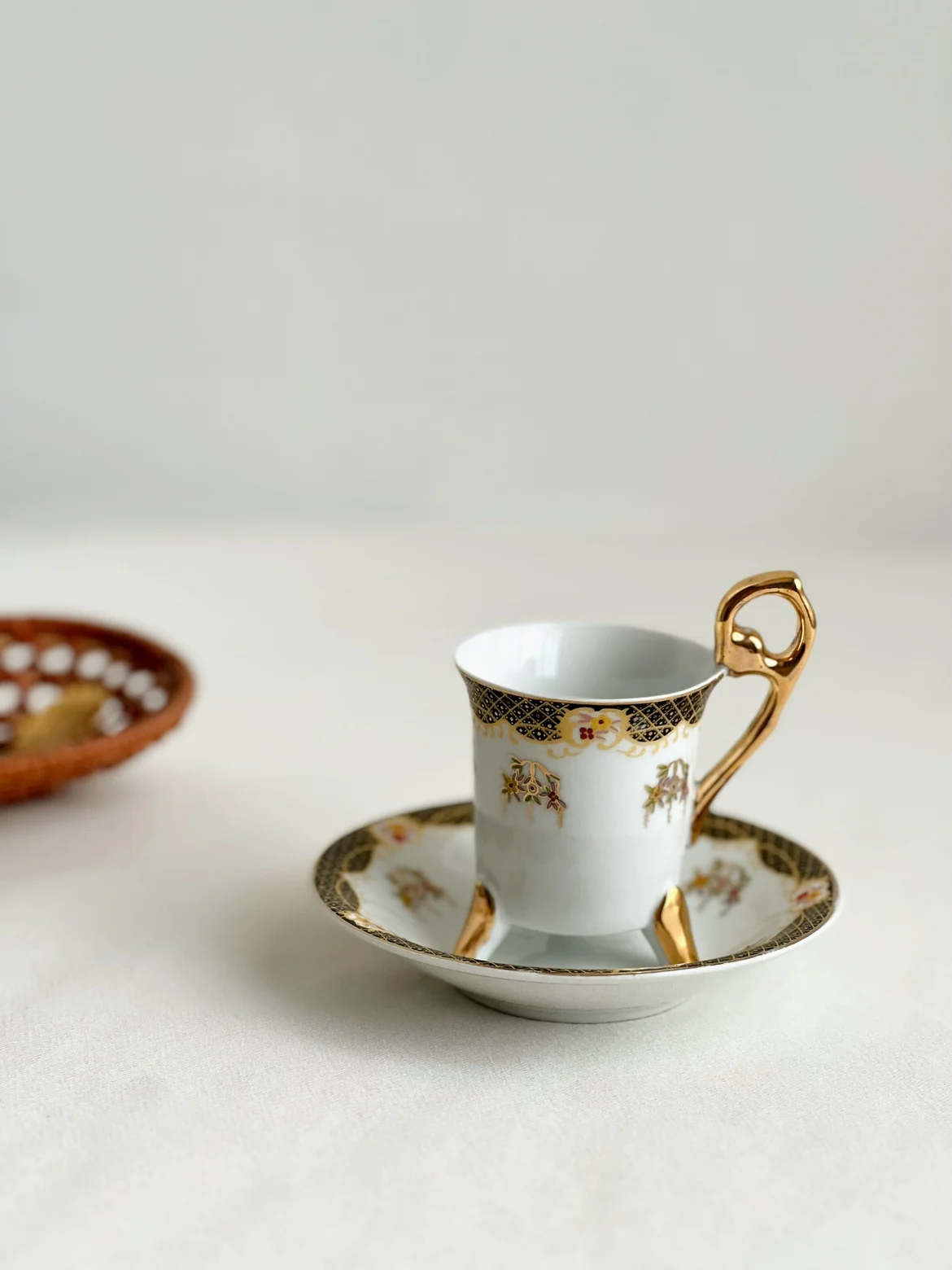 Three legged coffee cup, vintage design, unique three legged ceramic mini espresso cup