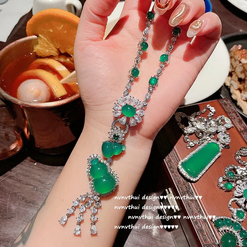 Peacock Green Gourd-Shaped Gemstone Necklace 18K Gold Plated Emerald Yuhua Fan Zirconia Sweater Chain Bracelet