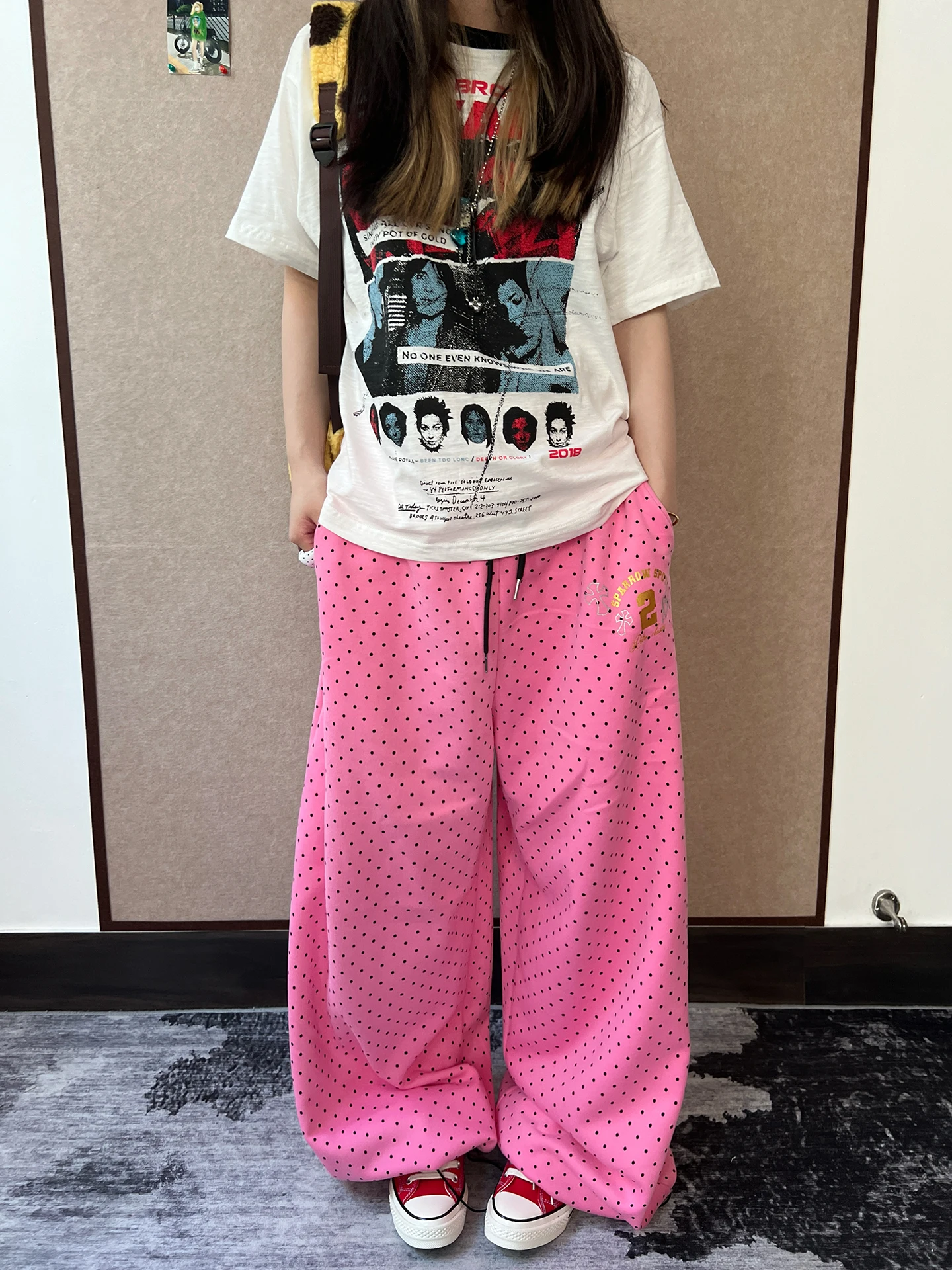 

Женские повседневные брюки в американском стиле, широкие, свободные, прямые, с отворотами, длинные, с принтом в горошек и надписями, розовые