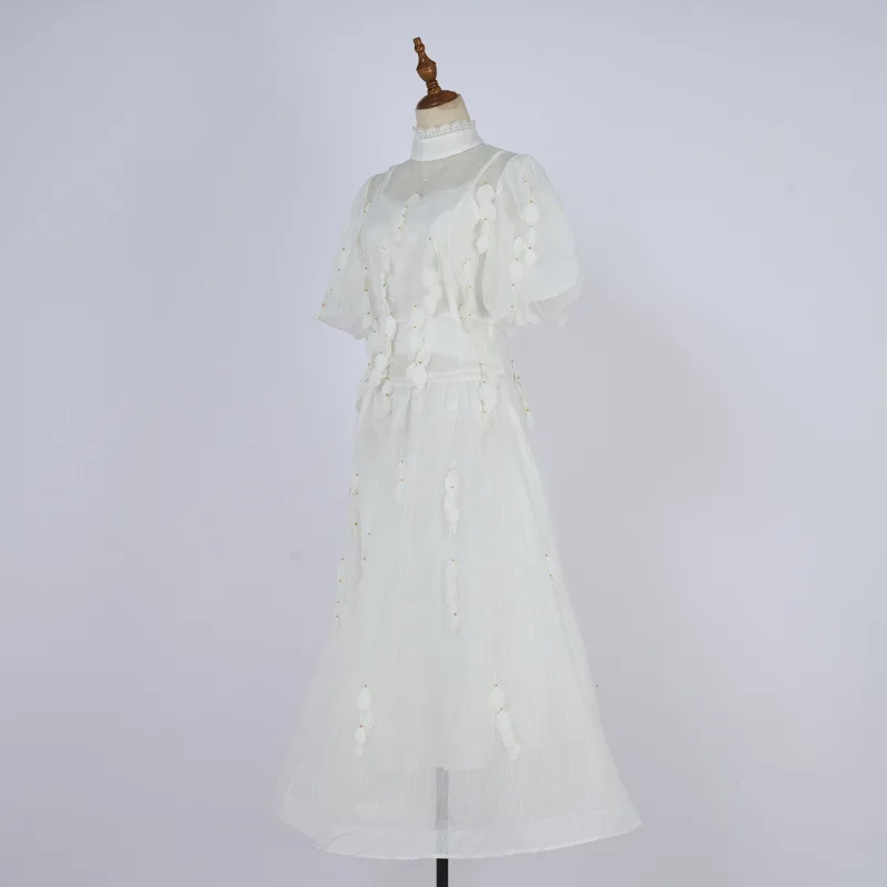 Ensemble t-shirt en dentelle florale, col montant, haut de couleur Pure avec jupe pivotante à hanches larges et jupe de corps à bretelles