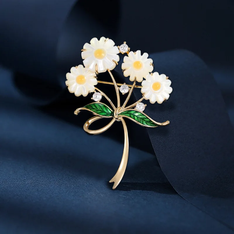 Lucky Chinese Style Natural Shell Daisy Flower Brooch Pin Elegant Luxury Enamel Leaf Rhinestone Accent For Women Suit Coat Lapel