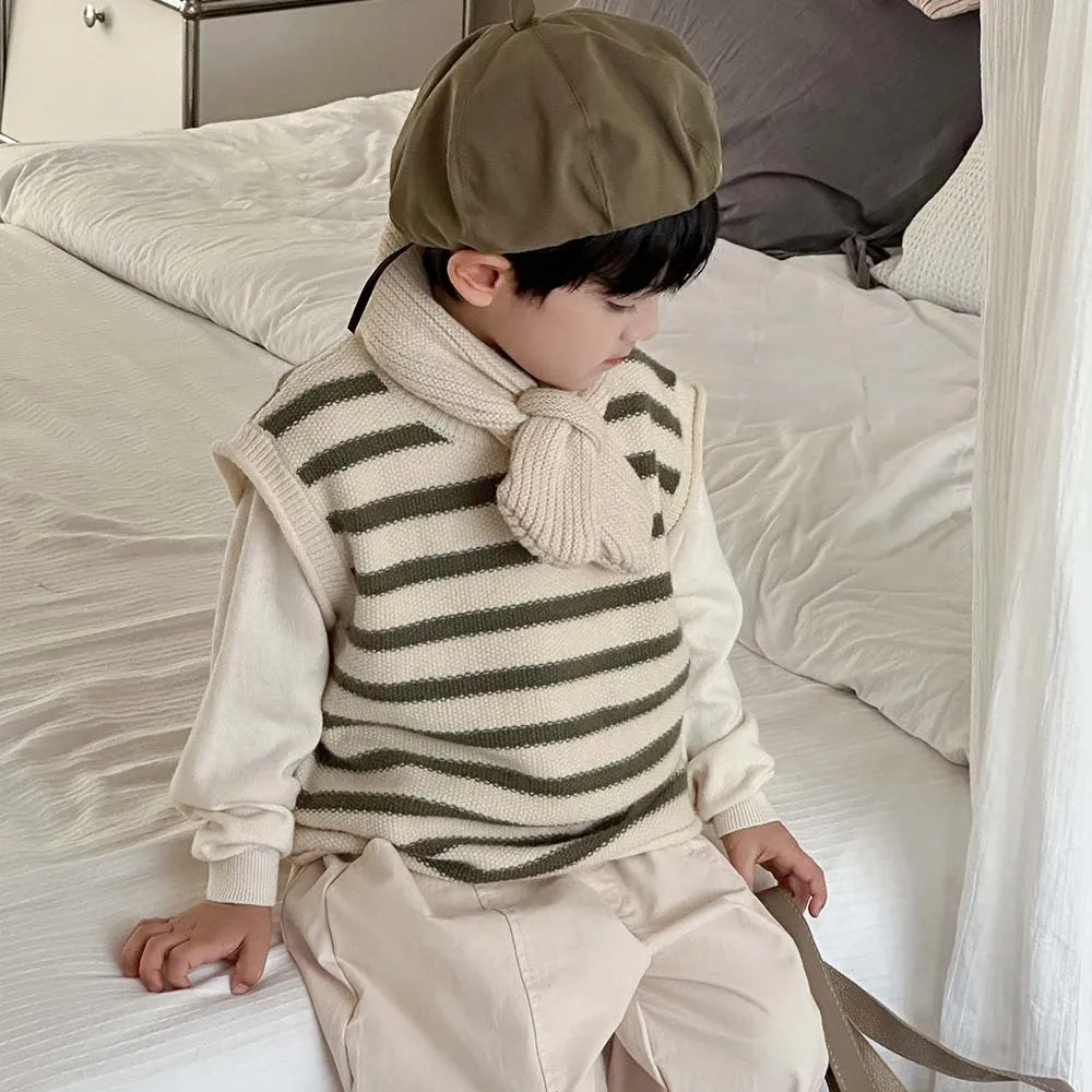 2024 Autumn New Korean Version of Male Treasure Casual Versatile Striped Vest Boys Autumn Sweater Children's Knitted Vest