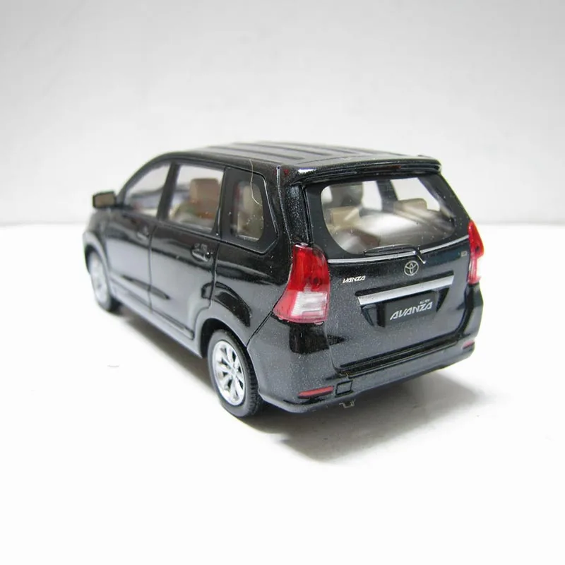 1:43 Scale 2011 Avanza G Alloy Car Model