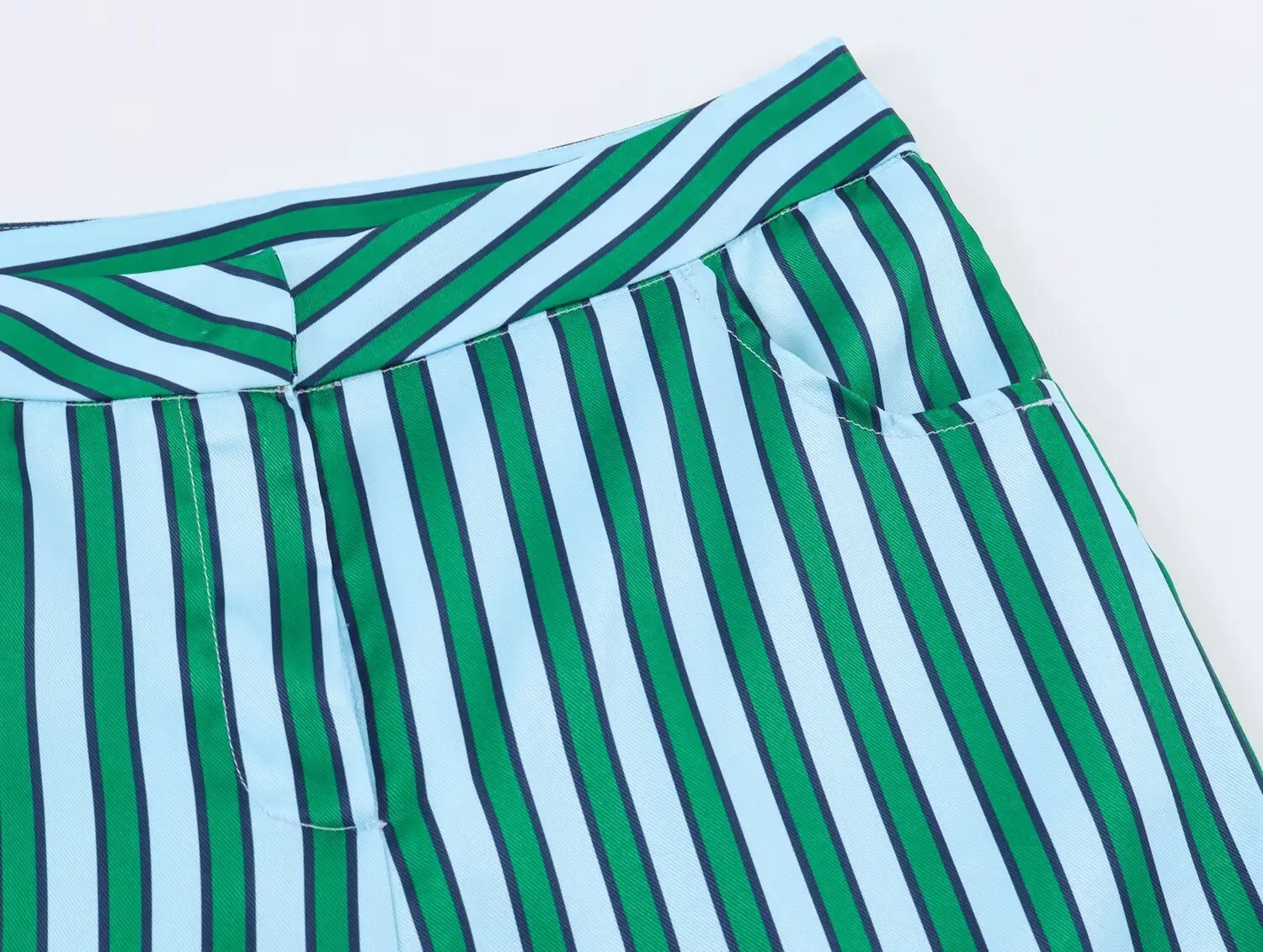 KONDALA Damen Schickes Gestreiftes Hosen-Set 2026 Sommer Trendiges High-Street-Urlaubsset Elegante Freizeit-Hemden mit Seilknöpfen, Lange Hosen – Detail 25