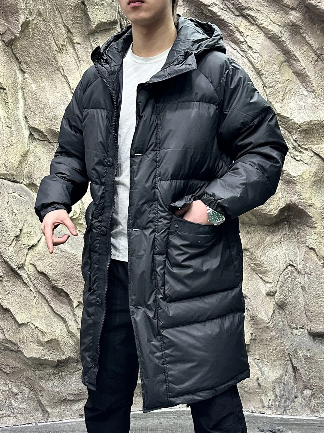 معطف شتوي للرجال من Thiened عالي الجودة 330 جرام 90% أبيض Du down مقاوم للماء معطف شتوي دافئ متوسط الطول بقلنسوة متين للاستخدام الخارجي