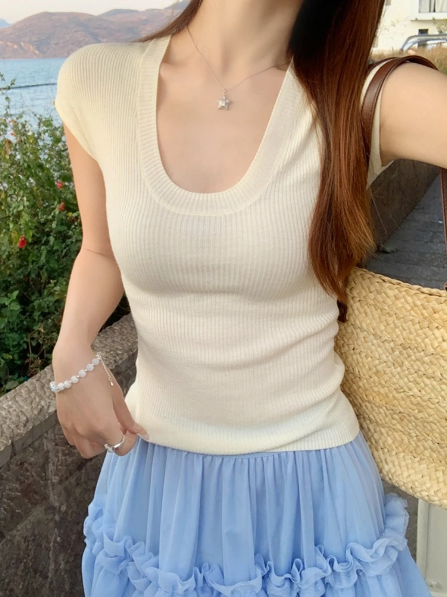 

Short Sleeve Scoop Neck Ribbed Knit Top for Women Stretchy Fitted Crop Top Pullovers Tee Shirts Summer Casual Chic Outfit