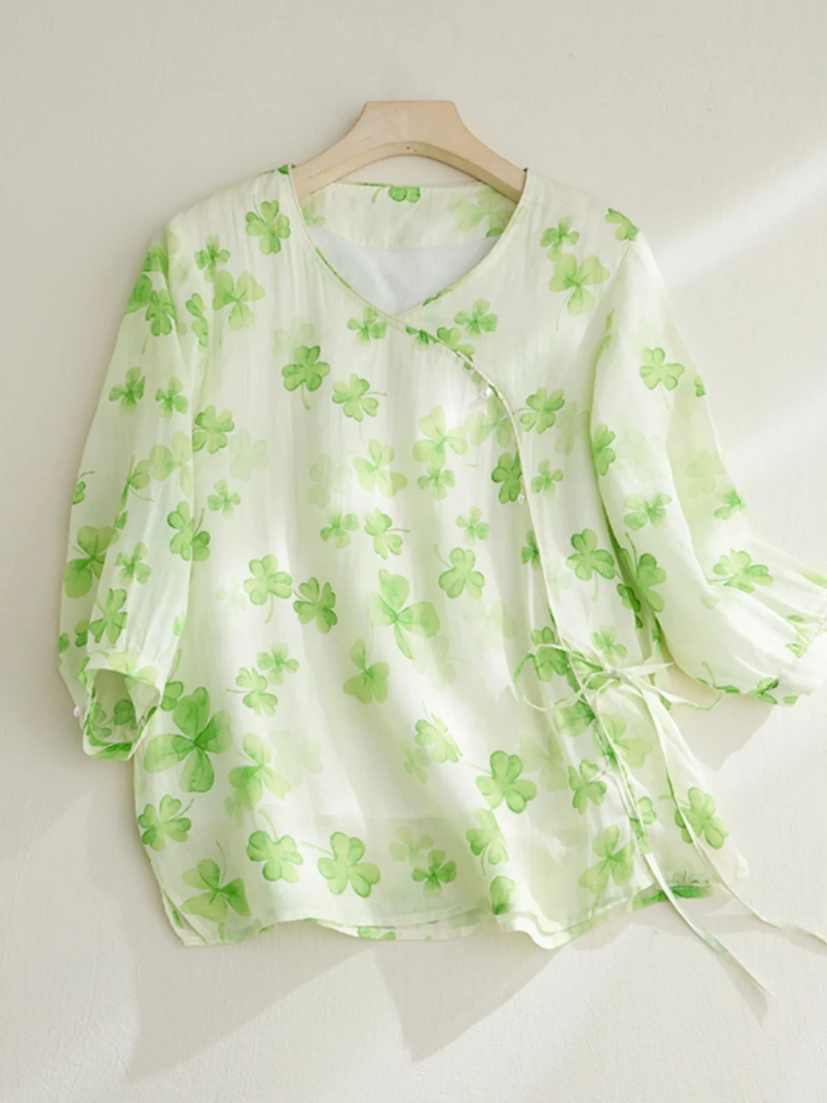 Stampa floreale Loose Fit irt Donna V-Ne Button Dettaglio Lanterna di cotone Sve Top casual di lunghezza sette quarti Estate 2024