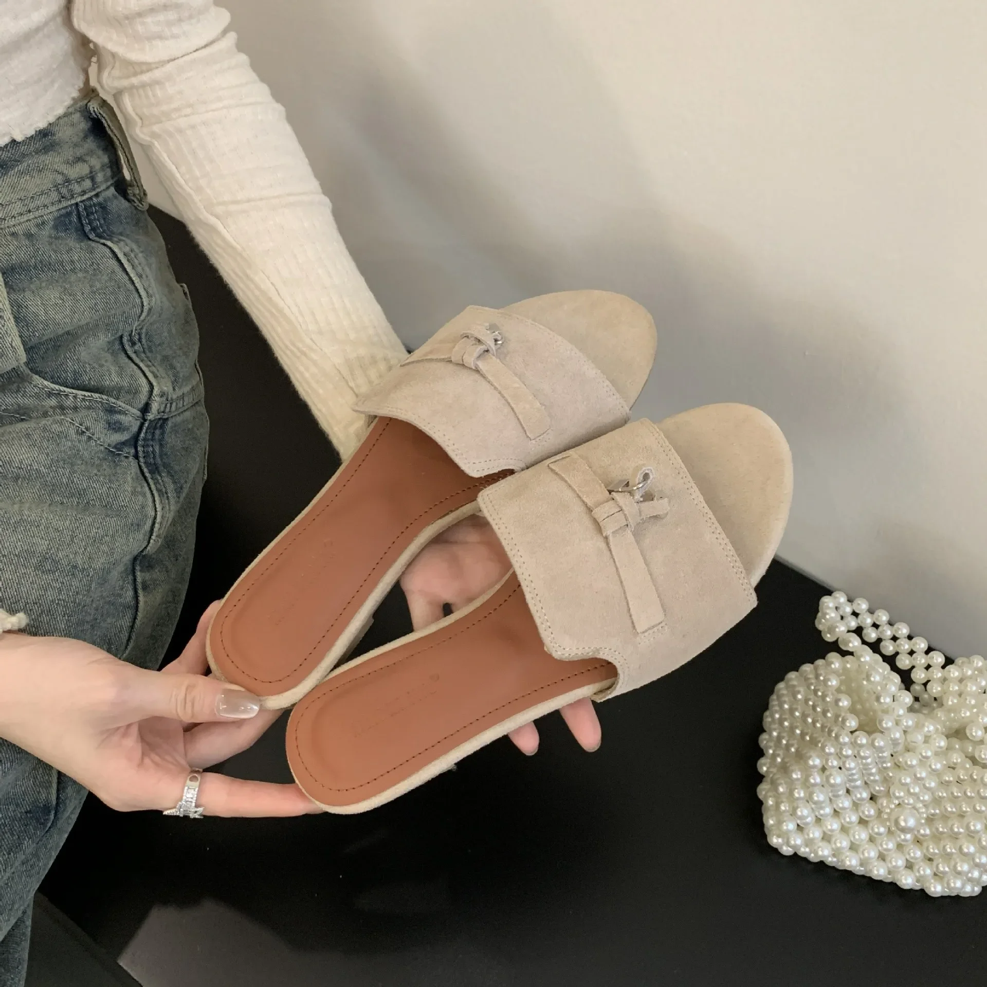 Fashionable Flat Bottom Single Strap Sandals 2024 Polyester Microfiber Outer Material Rubber Sole for Women Korean Style