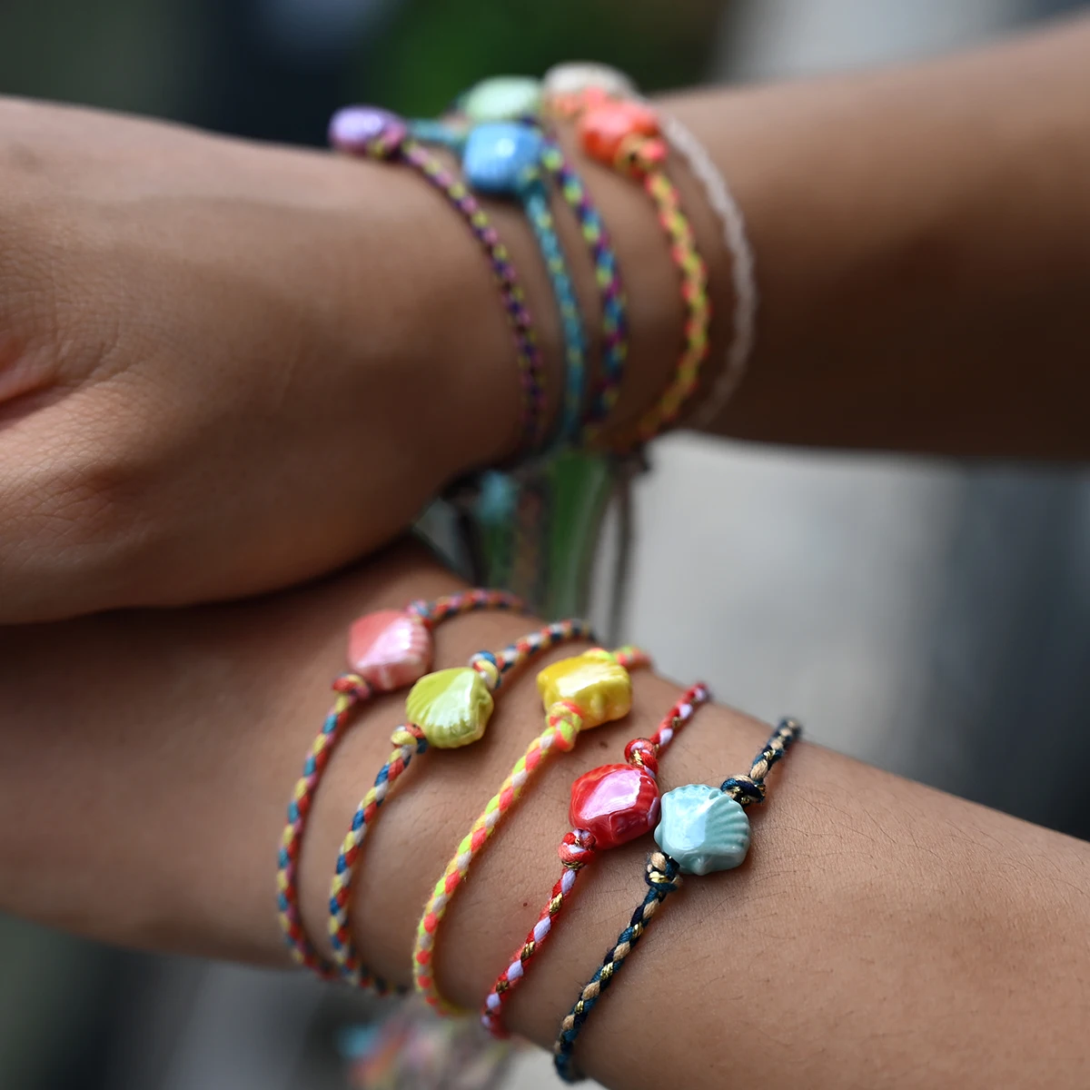 10 قطعة سوار شل السيراميك للنساء الصداقة البوهيمي تكويم الملونة حبل المعصم سحر سوار الإكسسوارات
