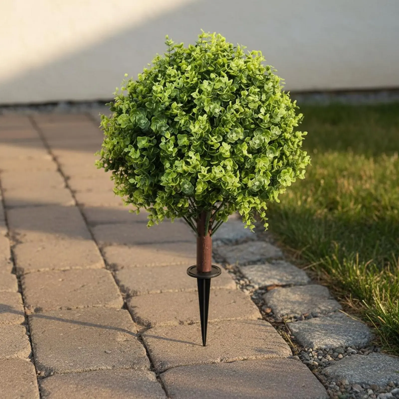 

Pink Eucalyptus Tree Realistic Look Artificial Eucalyptus Tree Pink Faux Potted Plant Rust-Proof Ground Spike Faux Potted Plant