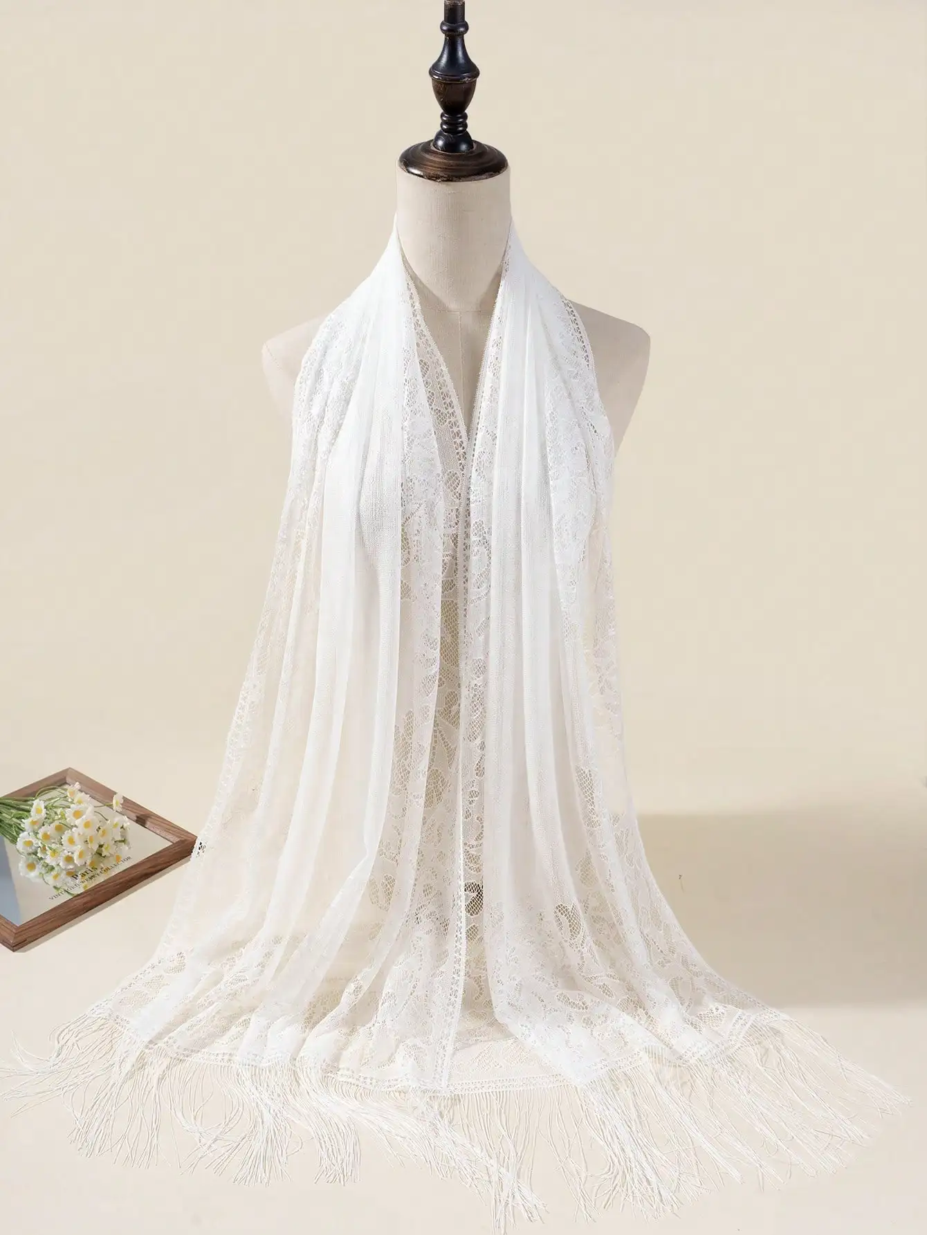 

1pc Women's Comfortable Breathable Hollow Lace Tassel Scarf/Shawl, Suitable For Travel, Beach, Gathering