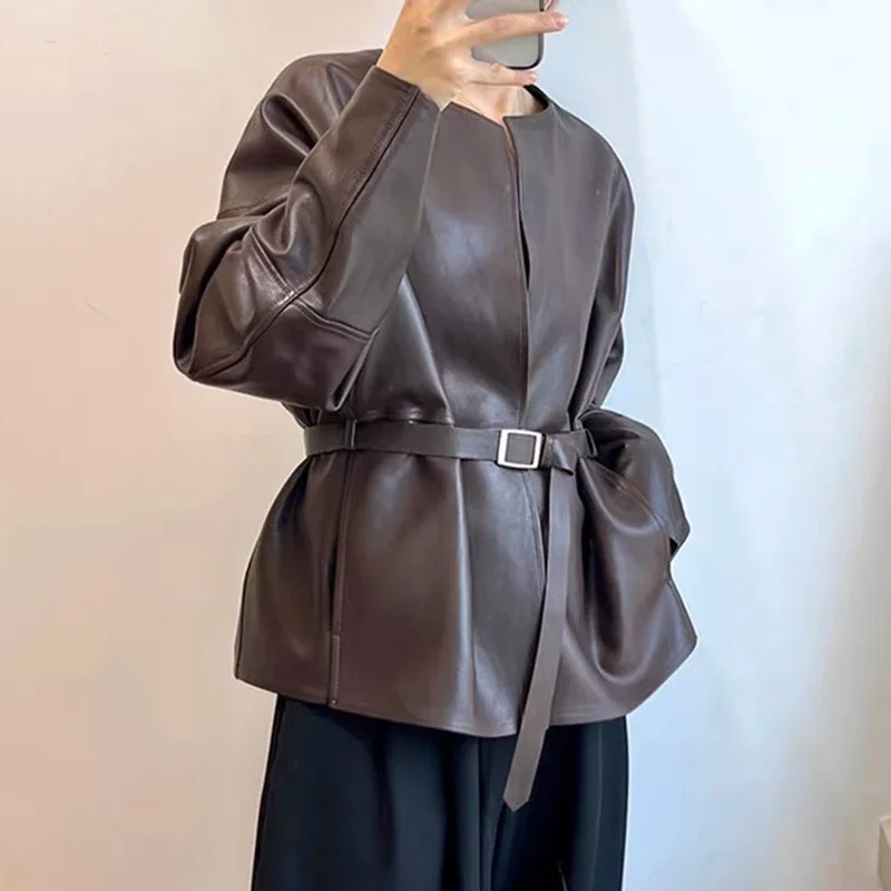 Giacca in pelle stile donna 2025 Elegante vestibilità slim senza bottoni Cappotto corto con maniche a pipistrello con cintura Nero Jaqueta Couro