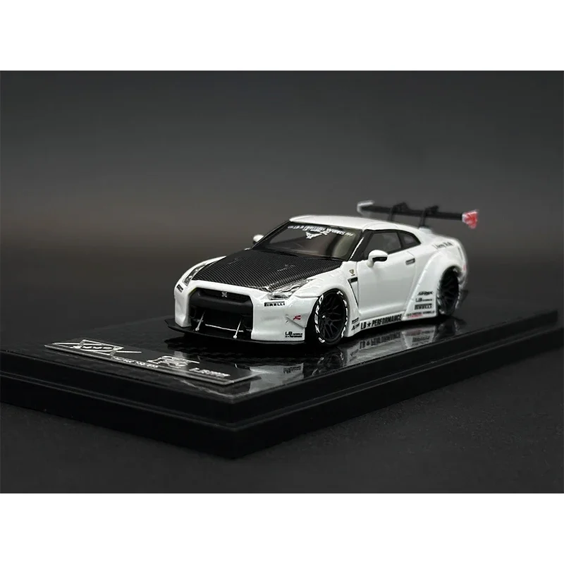 404 Error In Stock 1:64 LBWK GTR R35 Pearl White Carbon Cover Resin Diorama Car Model Collection Miniature Toys