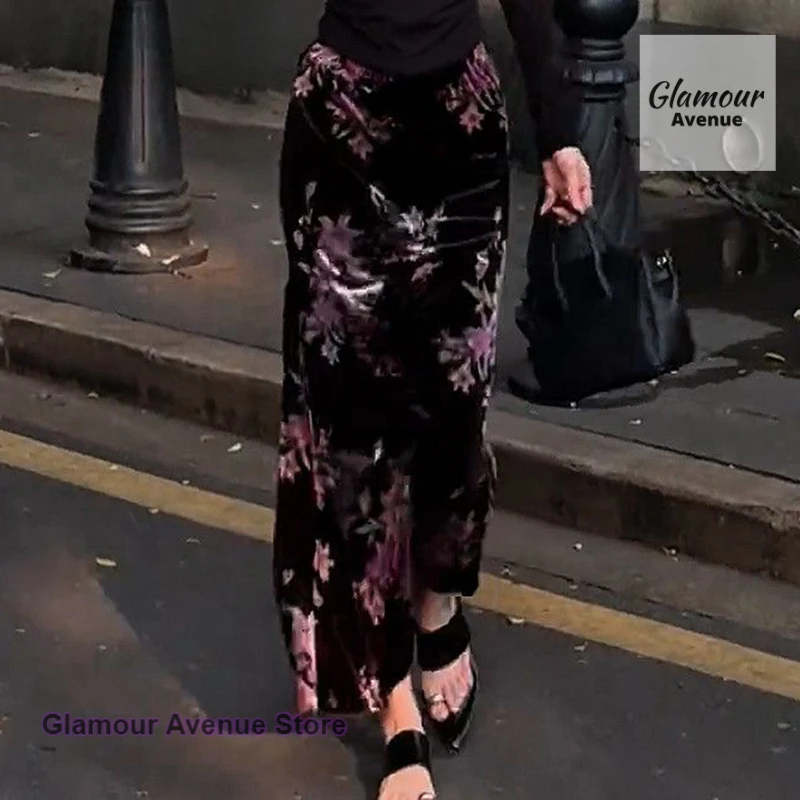 Chinese retro fashion western velvet print skirt women's autumn and winter new high waist slim drape elegant temperament dress.