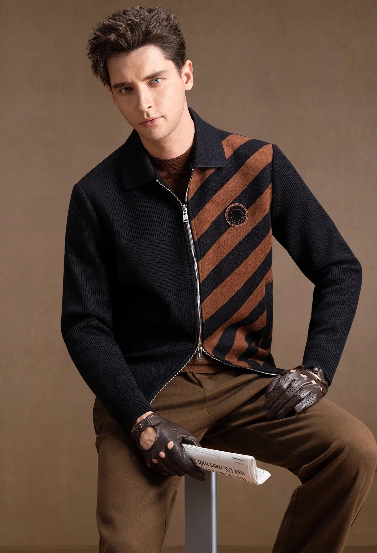 Spring and Autumn New Men's Jacket, High End Fashion Collar Casual Zipper Striped Knitted Jacket