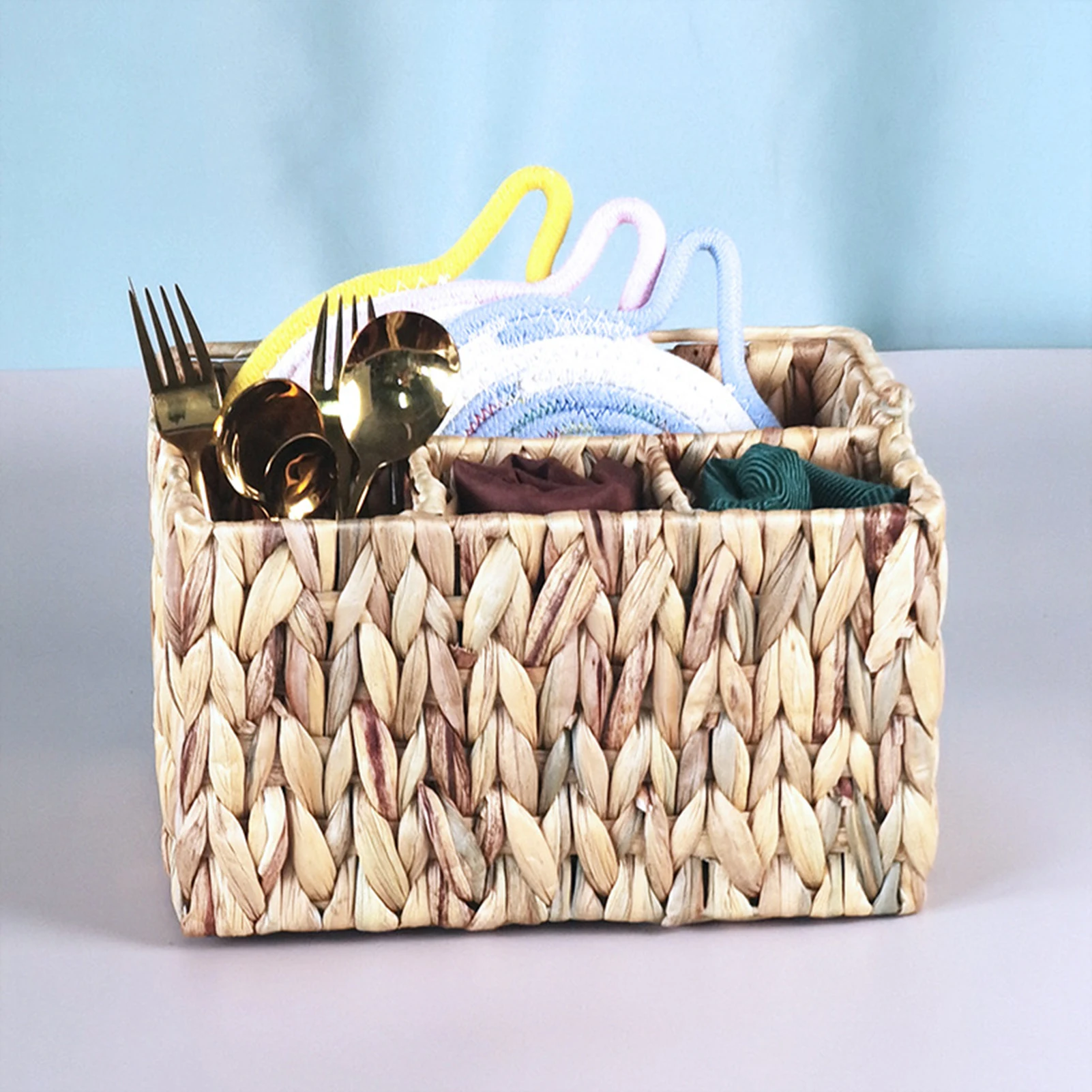 

Hand Woven Storage Basket 4-grid Divided Storage Box For Snack Jewelry Hair Accessory Cosmetic Multifunctional Organizer Basket