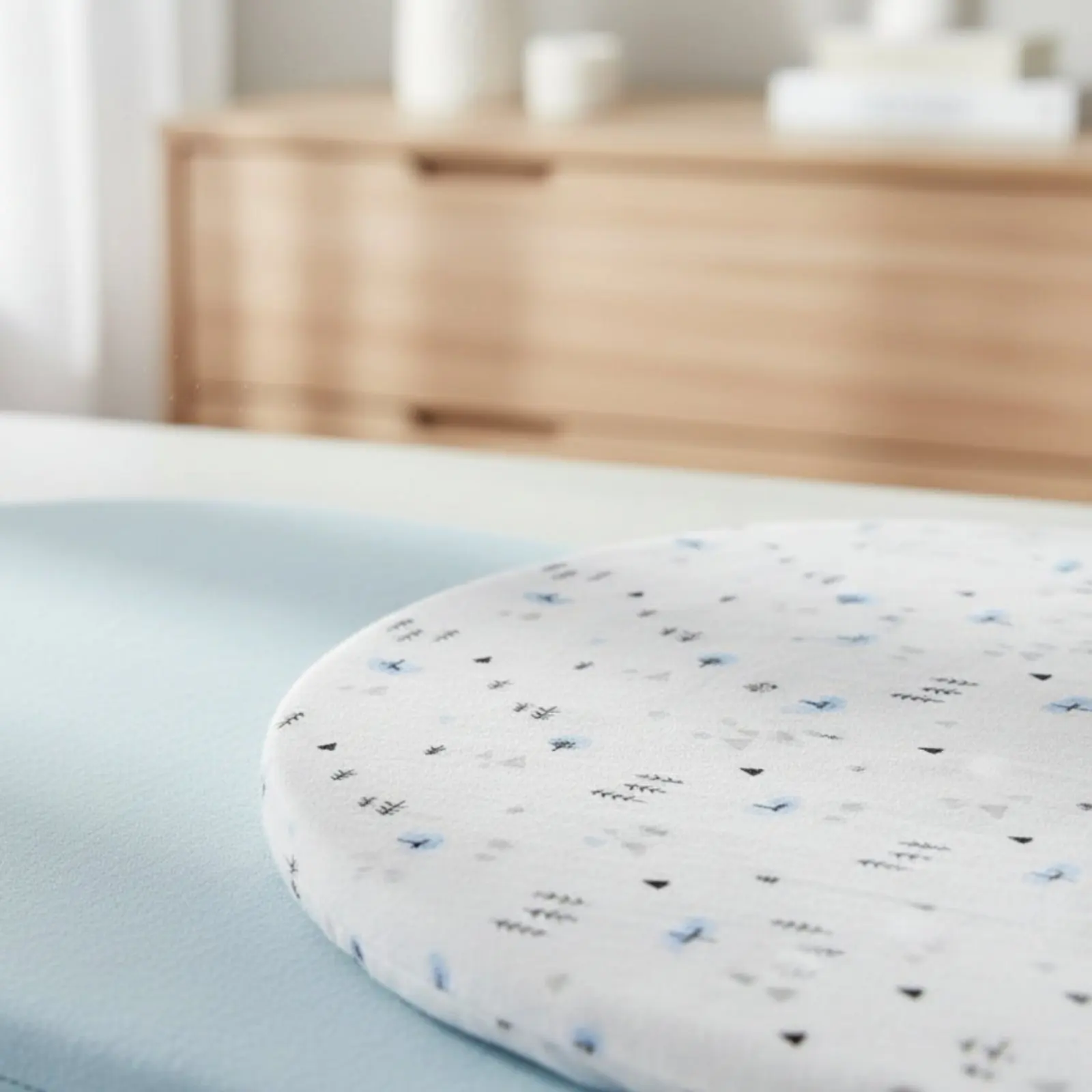 

2 Pieces Stretchy Infant Bed Sheet Machine Easy-Care Fitted Infant Bed Sheet Baby Mattress Cover Snug Fit Nursery Bedding