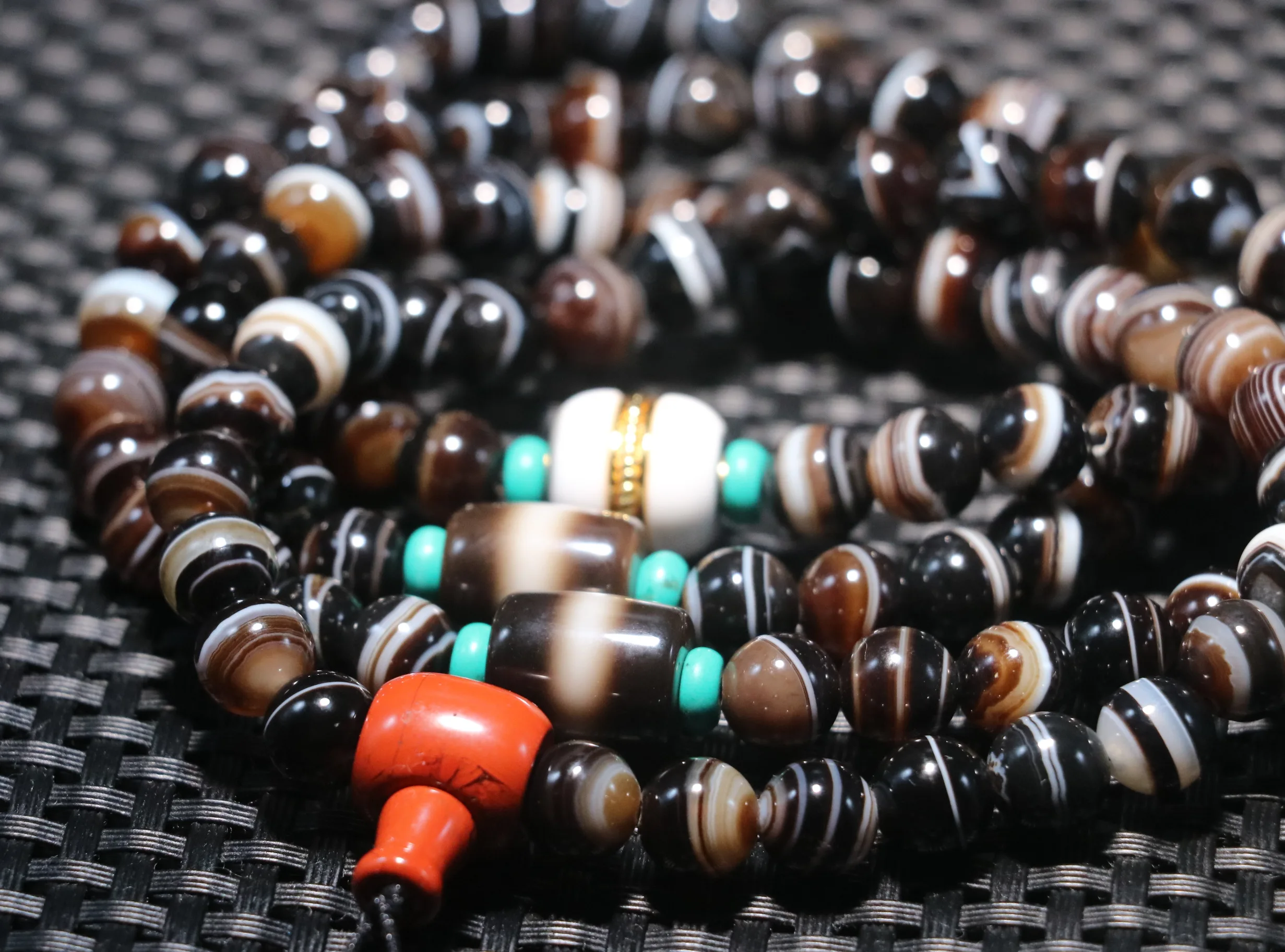 Energy Tibetan Old Agate Natural Silkworm Lines Rich dZi Bead 108 Beads Prayer Lama Neccklace For Jewelry Treasure A23