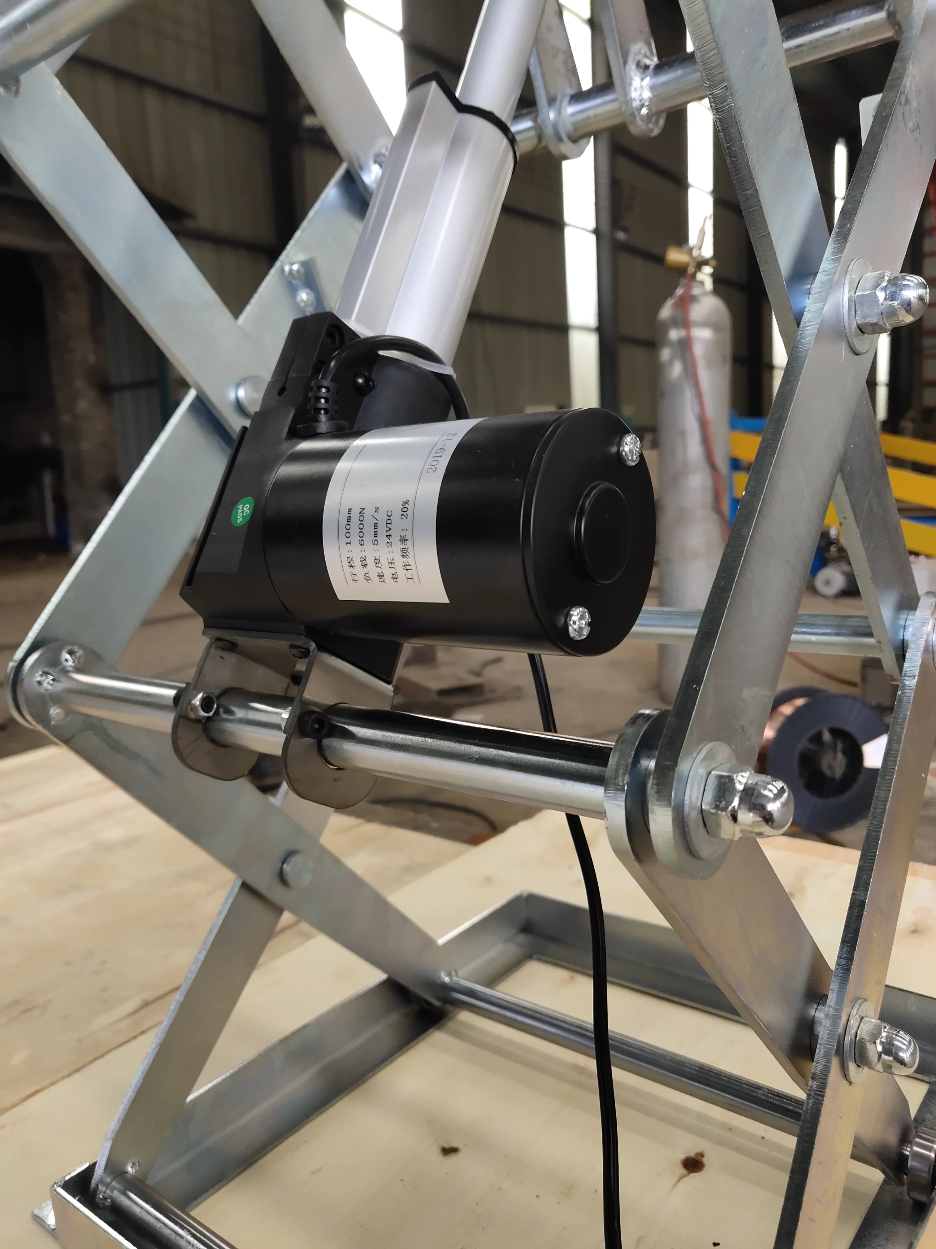 100 a 1500Kg pequeña mesa elevadora de tijera eléctrica liviana