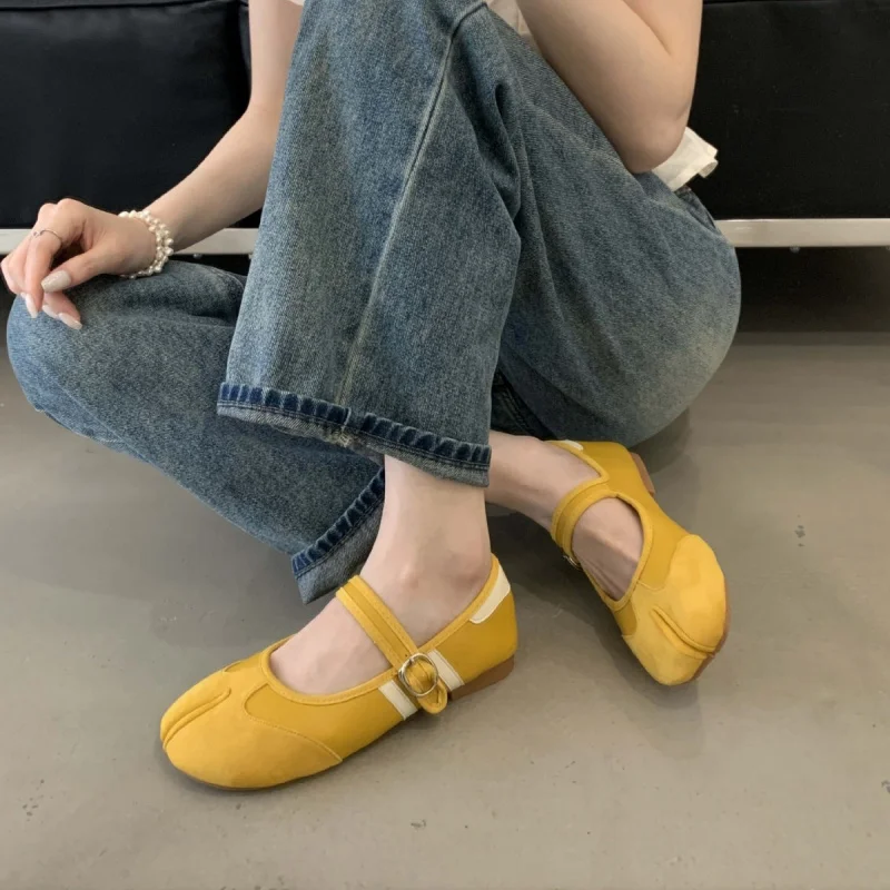 

Новинка осени 202, женская обувь Мэри Джейн, корейская версия, удобные туфли на плоской подошве с круглым носком, туфли-подкова с разделенным носком