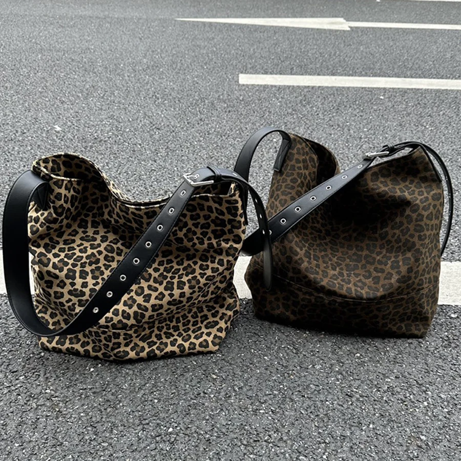 

Fashion Leopard-print denim commuting shoulder bag Women handbags Fashion portable large capacity one-shoulder crossbody bag sac