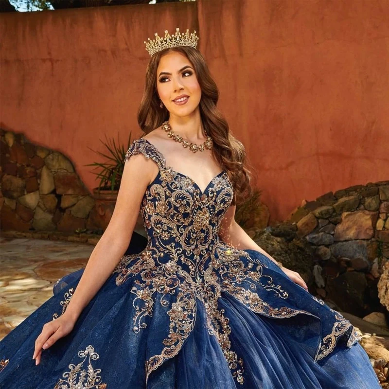 فستان Quinceanera مخصص من EVLAST بأكمام قصيرة مزين بالزهور من الدانتيل الذهبي والكريستال فستان الأميرة الرسمي Vestido De 15 Años TQD021