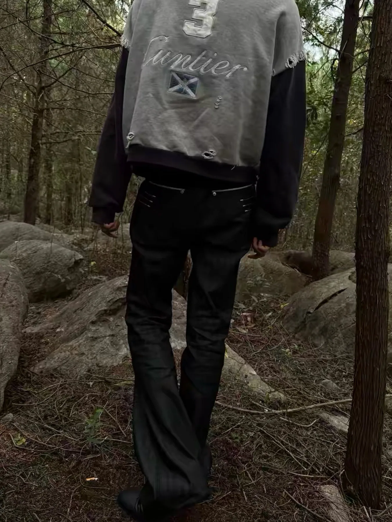 

Мужские джинсы оригинального дизайна, зауженные, с расклешенными штанинами, узкие, черные, с четырьмя полосками, из денима, весенние, не деформирующиеся